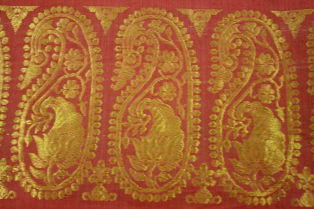 Bold keri motif adapted from the classic paisley motif
