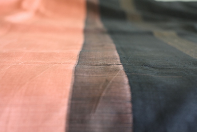 Any authentic Kanjeevaram saree will have the easy-to-spot petni – a strip where shades merge giving a beautiful new shade. 