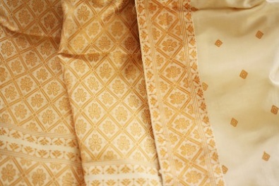 A close up of this beautiful pat silk